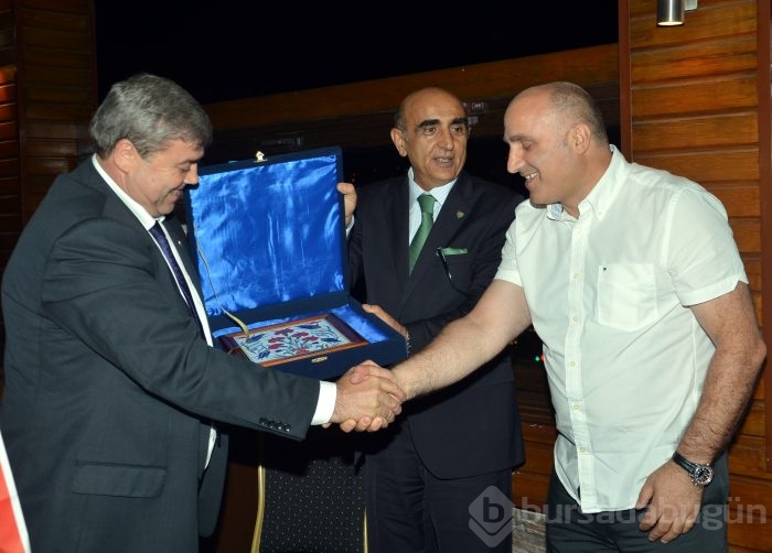 Bursaspor'dan Chikhura yönetimine yemek