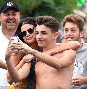 Artık Justin'den bıktı