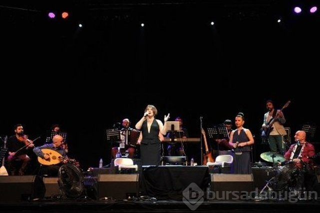 Sezen Aksu'dan Gazze'ye ağıt!