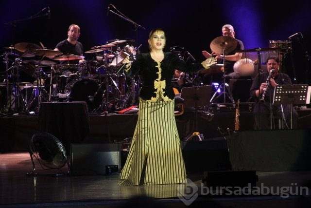 Sezen Aksu'dan Gazze'ye ağıt!