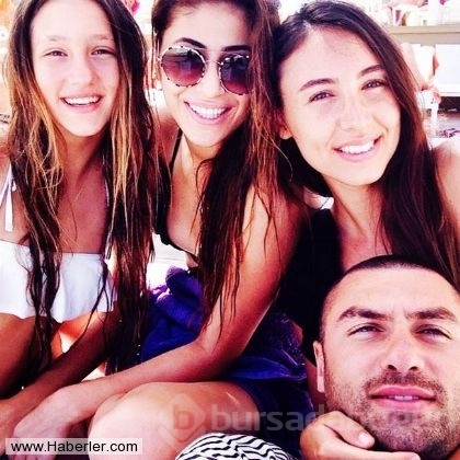 Burak Yılmaz kampta,kardeşi sahillerde