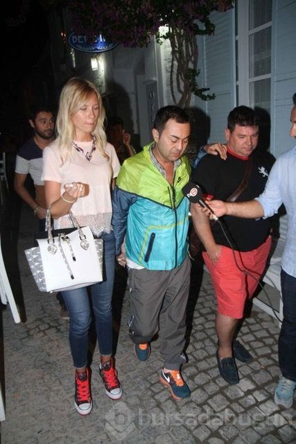 Serdar Ortaç harçlık verdi, dua istedi