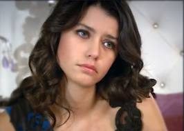 Hazal Beren'i geçti