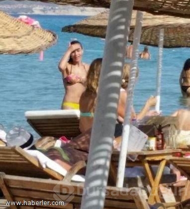 Fahriye Evcen ilk kez bikinili yakalandı