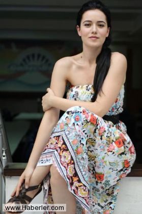 Fahriye Evcen Ilk Kez Bikinili Yakaland Foto Galerisi