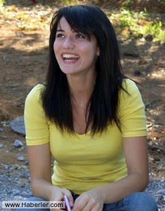 Fahriye Evcen ilk kez bikinili yakalandı
