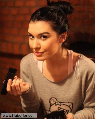 Ahmet Kural ve Burcu Kıratlı Çeşme'de pişti oldu