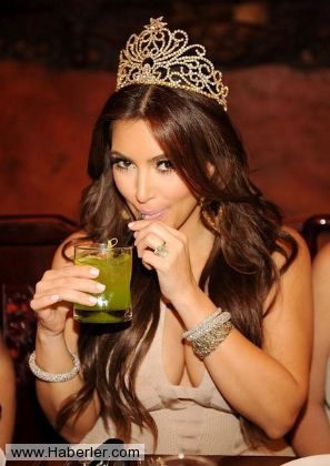 Kim Kardashian kaslı vücut yaptı