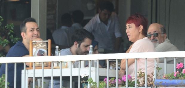 Sarp Apak'a tatil yok!