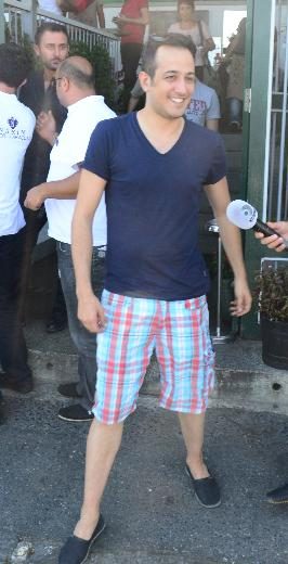Sarp Apak'a tatil yok!