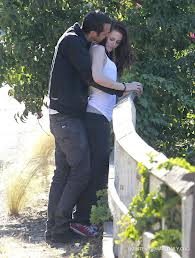 Robert Pattinson Kristen Stewart'ı affetti
