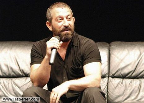 Cem Yılmaz ailesiyle oğlu Kemal'in 2. yaş gününü kutladı