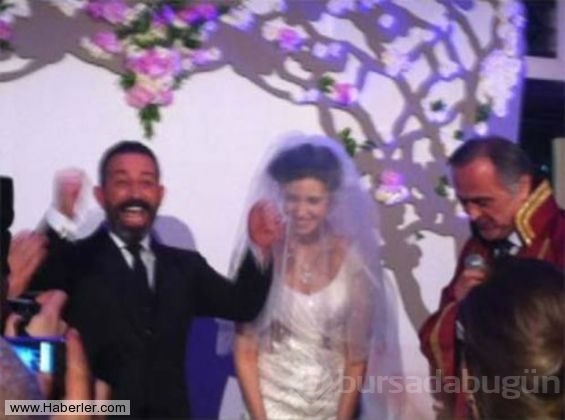 Cem Yılmaz ailesiyle oğlu Kemal'in 2. yaş gününü kutladı