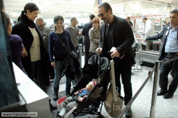 Cem Yılmaz ailesiyle oğlu Kemal'in 2. yaş gününü kutladı