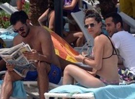 Özge Özpirinçci'nin aşk tatili devam ediyor
