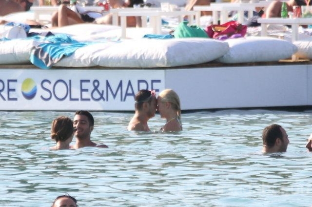 Serdar Ortaç'a terapi gibi tatil!