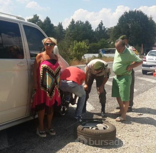 Safiye Soyman ve Faik Öztürk kaza geçirdi