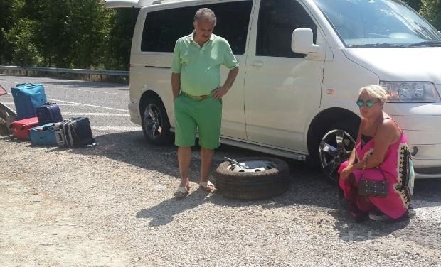 Safiye Soyman ve Faik Öztürk kaza geçirdi