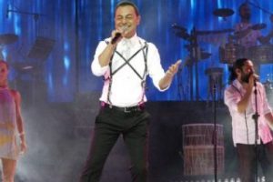 Serdar Ortaç Harbiye'yi coşturdu