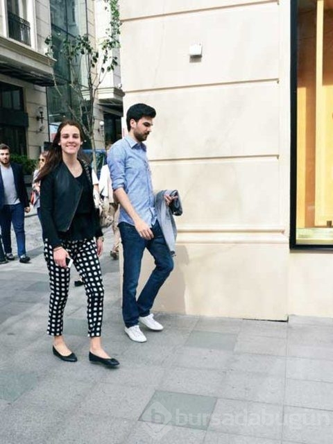 Aslışah Alkoçlar ablasının izinde!