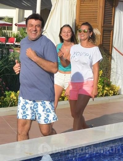 Coşkun Sabah ve ailesi