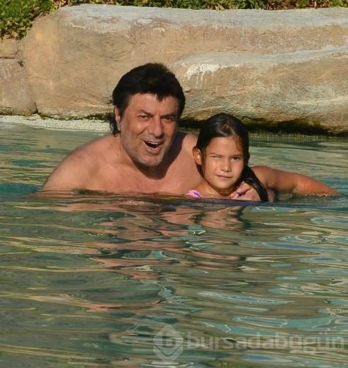 Coşkun Sabah ve ailesi