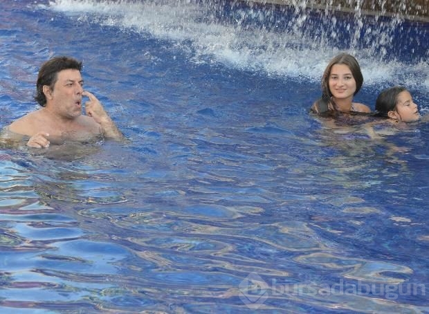 Coşkun Sabah ve ailesi