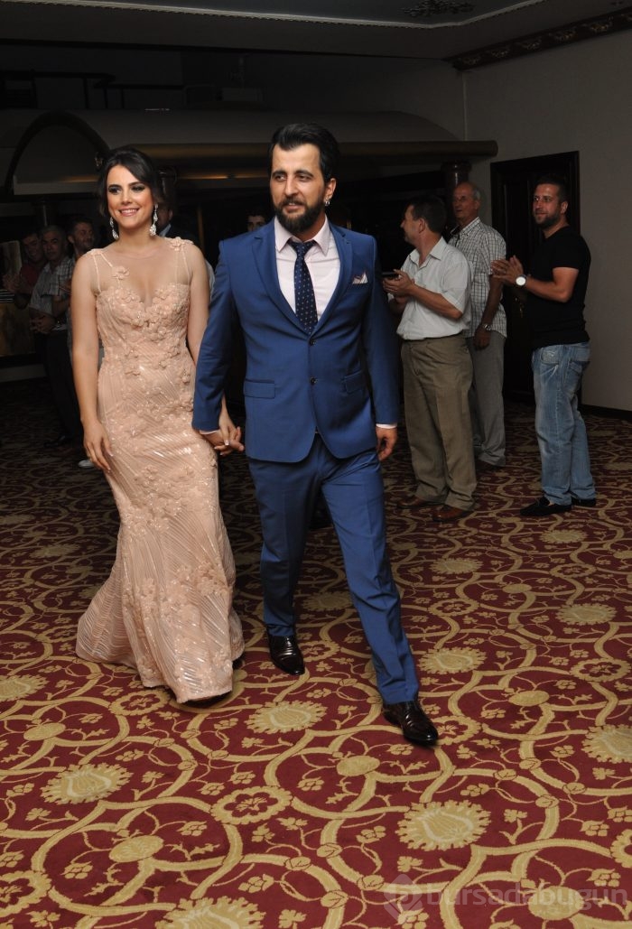 Gizem Güzel 'in renkli kına gecesi...