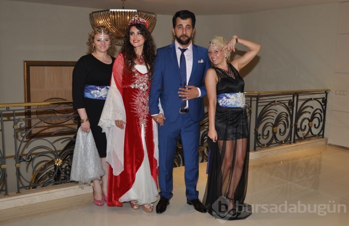 Gizem Güzel 'in renkli kına gecesi...