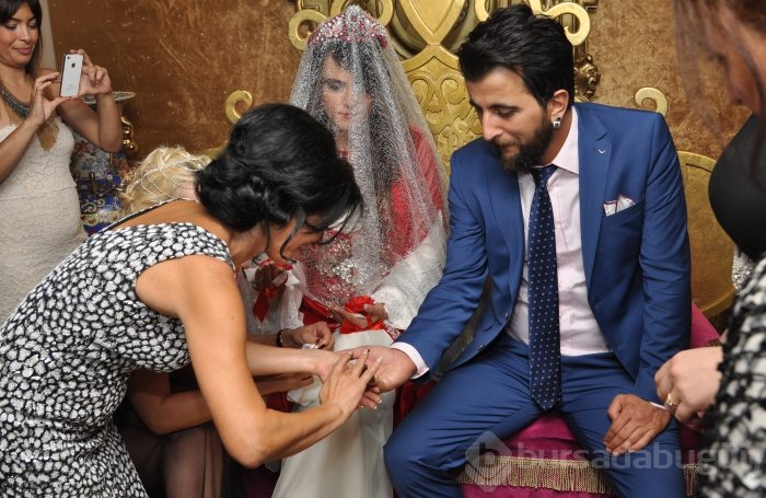 Gizem Güzel 'in renkli kına gecesi...