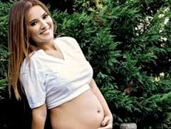 Demet Akalın bebeğini düşürdü