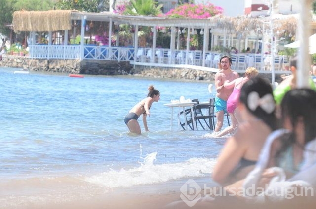 "Anneanne bikinisiyle yakalandım"