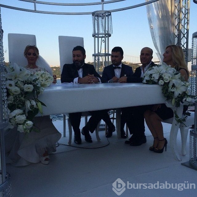 Yeni evliler balayında!