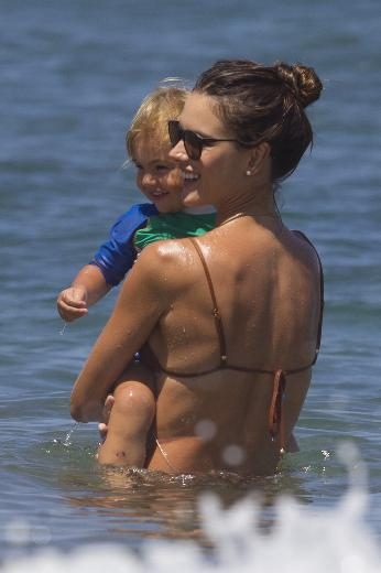 Alessandra Ambrosio tatilde