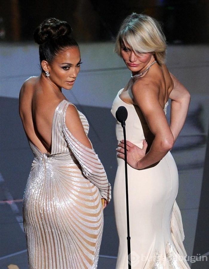 Jennifer Lopez'in kalçası sosyal medyayı salladı!