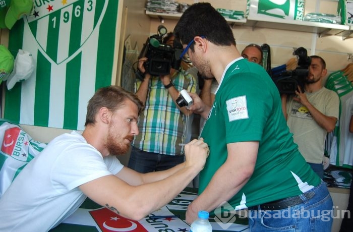 Serdar Aziz ve Traore taraftarlarla buluştu