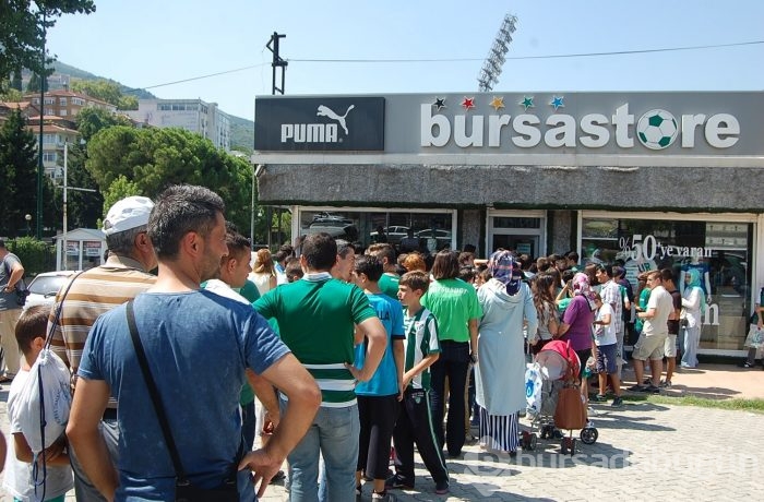 Serdar Aziz ve Traore taraftarlarla buluştu