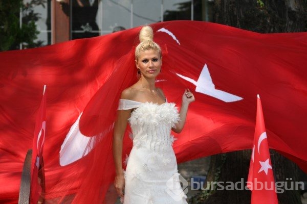 Bursalı mankenlerden dünyaya anlamlı mesaj!