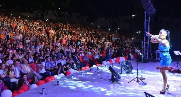 Kent Gönüllüleri'nde 'İrem Derici' coşkusu...