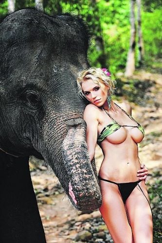 Hanka Maslikova çok seksi pozlar...