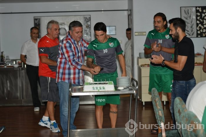 Jouse'ye sürpriz doğum günü kutlaması