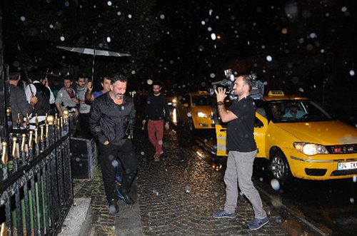 Cem yılmaz fena yakalandı!