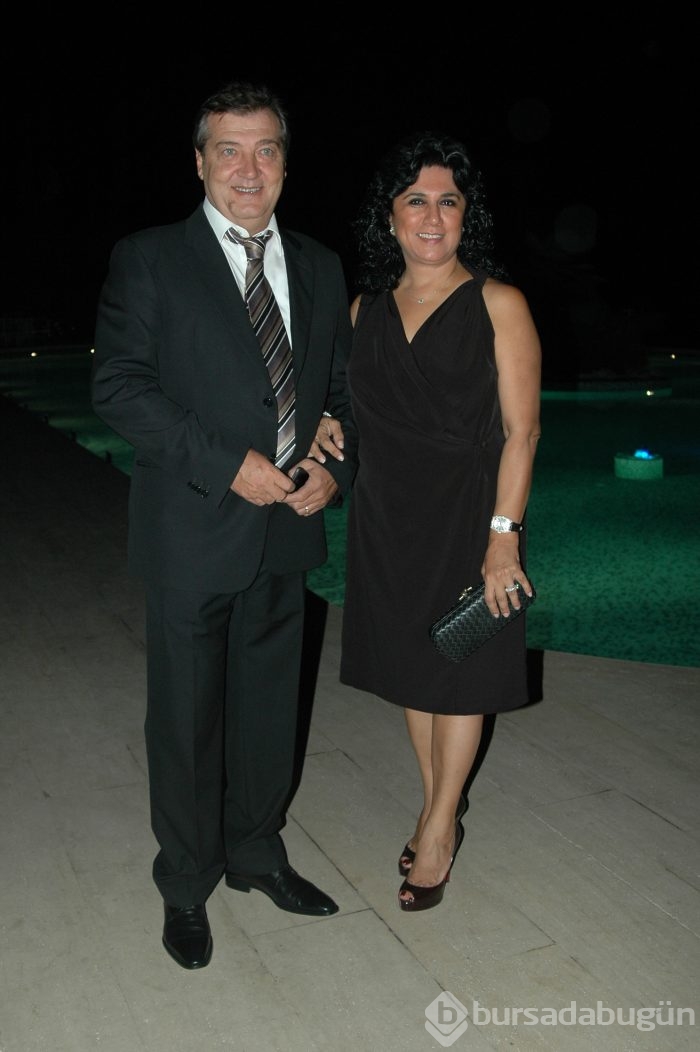 Sinan Yedikardeş ve Alina Vasilova dünya evine girdi...