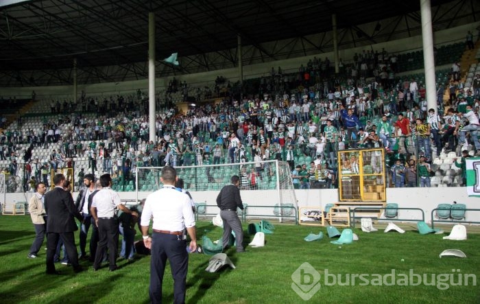 Bursa'da maç sonunda ortalık karıştı!