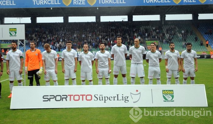 Timsah'ın Rize'de çay keyfi!
