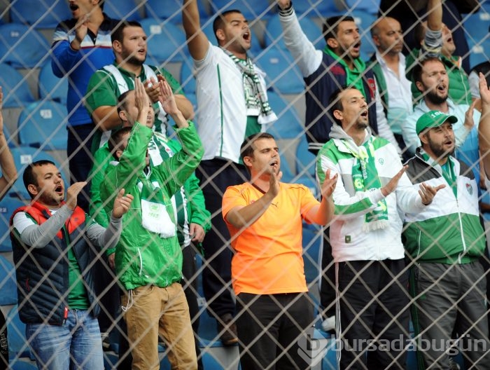Timsah'ın Rize'de çay keyfi!