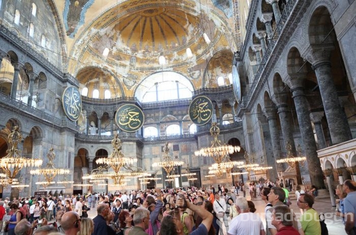 Ayasofya'nın sırları bakın nelermiş...