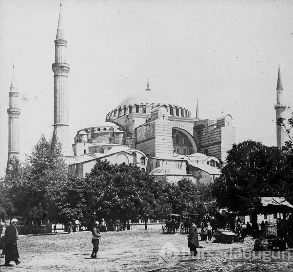 Ayasofya'nın sırları bakın nelermiş...