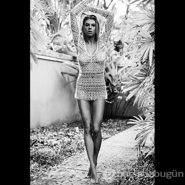 Charlotte McKinney'den çok seksi pozlar...