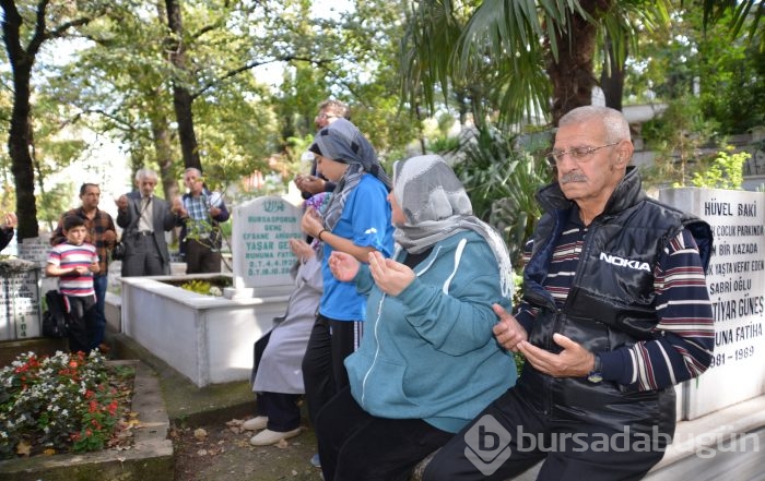 Amigo Yaşar kabri başında anıldı